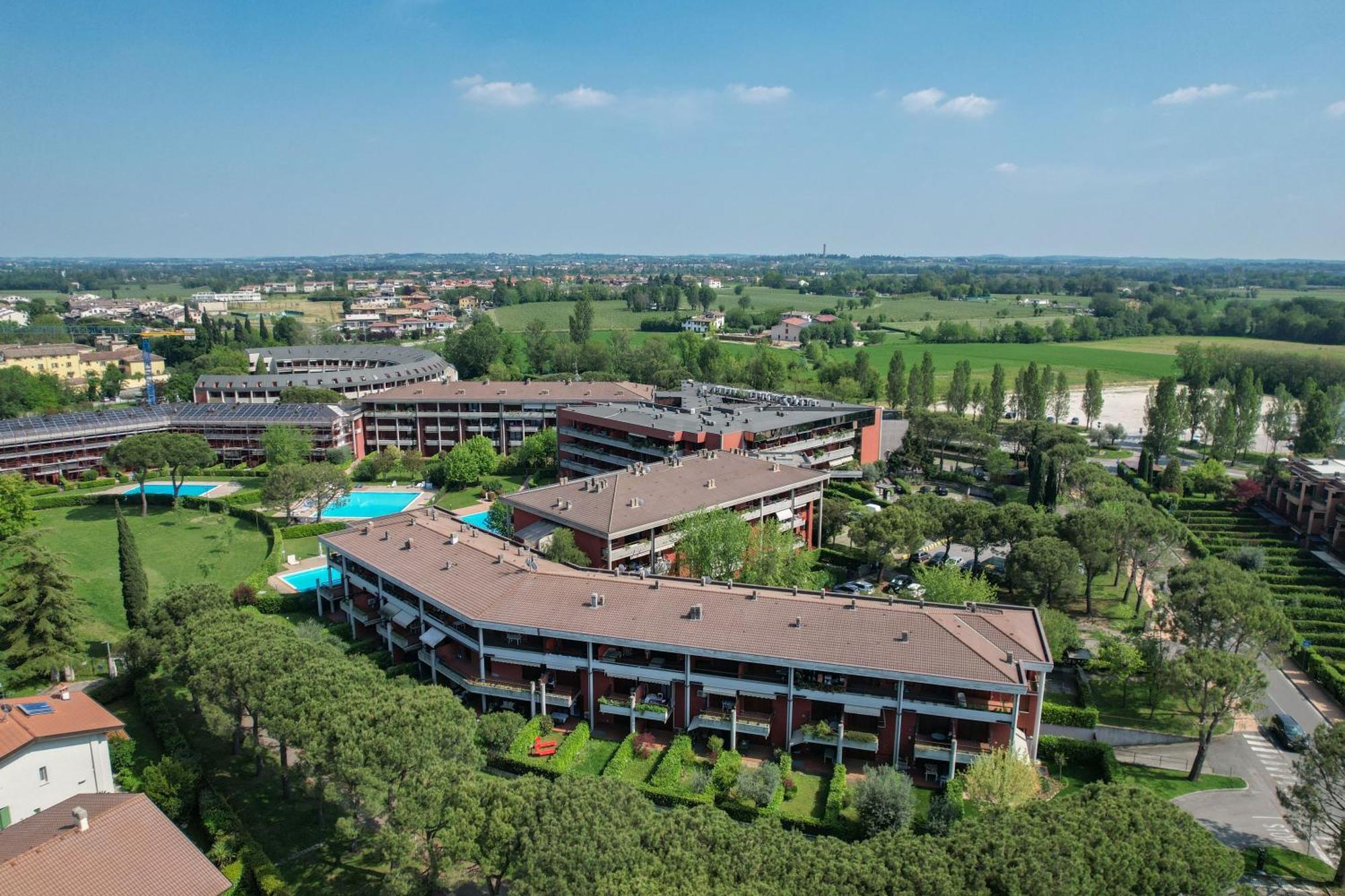 Breeze Apartment Desenzano del Garda Buitenkant foto